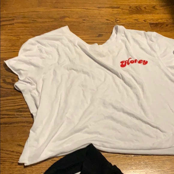 Crop tops - Picture 2 of 2